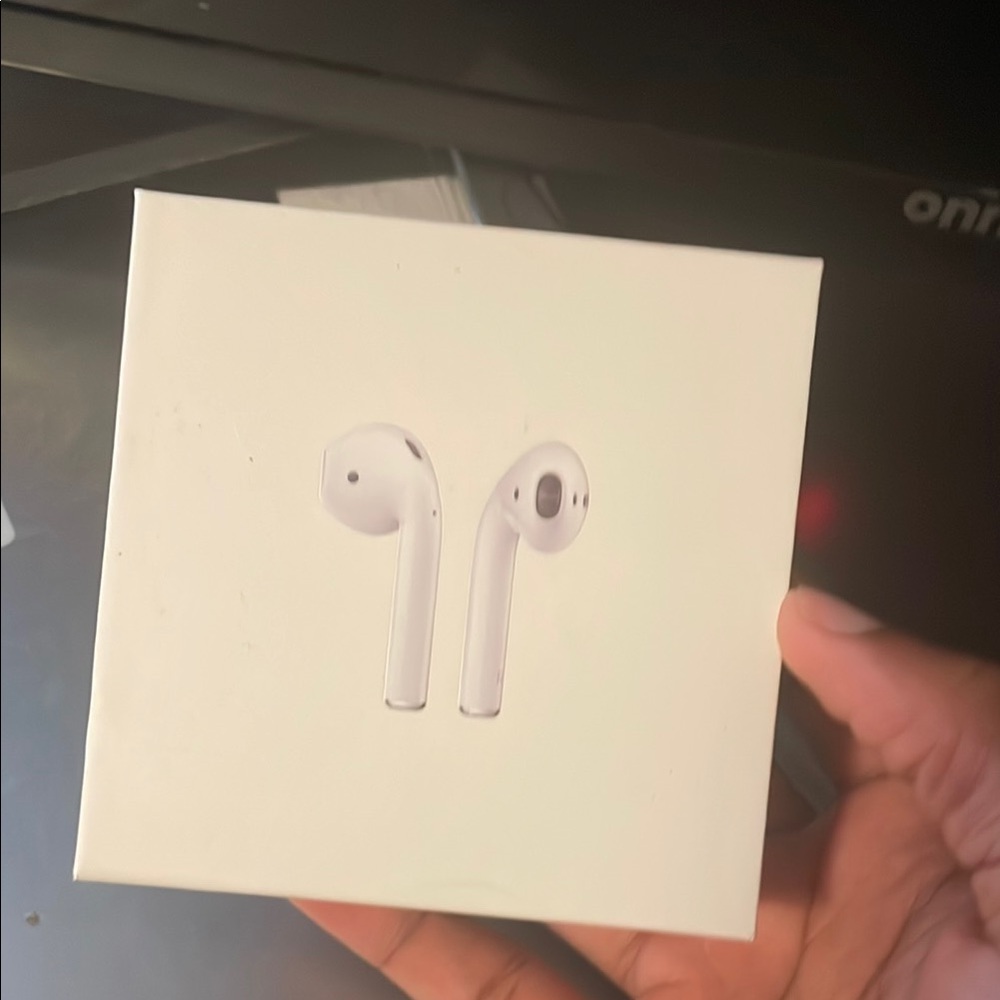 Apple AirPods in Classic White